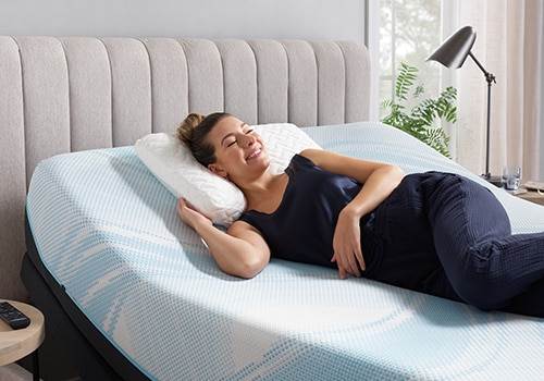 Tempur-Pedic TEMPUR-LuxeBreeze® Medium Hybrid 13