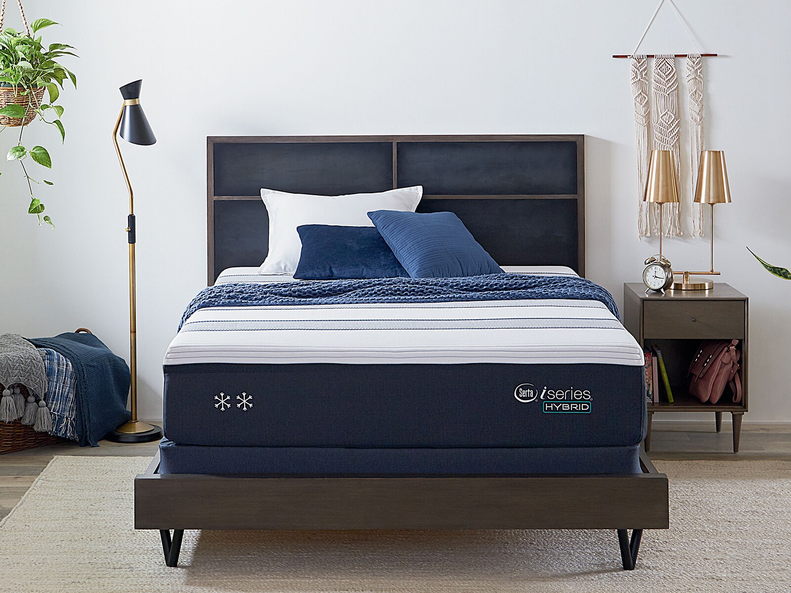 Serta iSeries® Hybrid 1000 12" Medium Mattress Mattress Firm