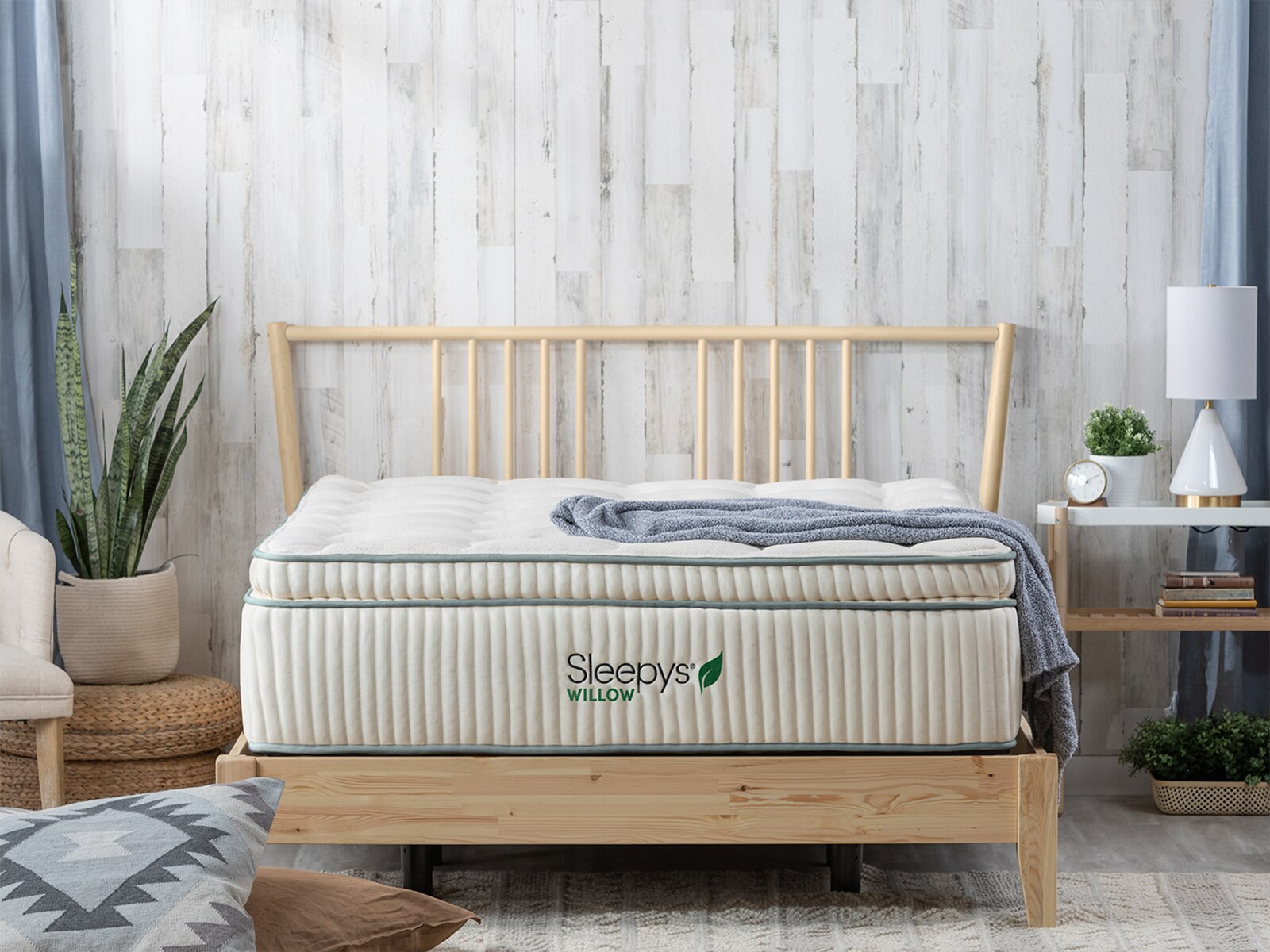 Sleepy's deals plush mattress