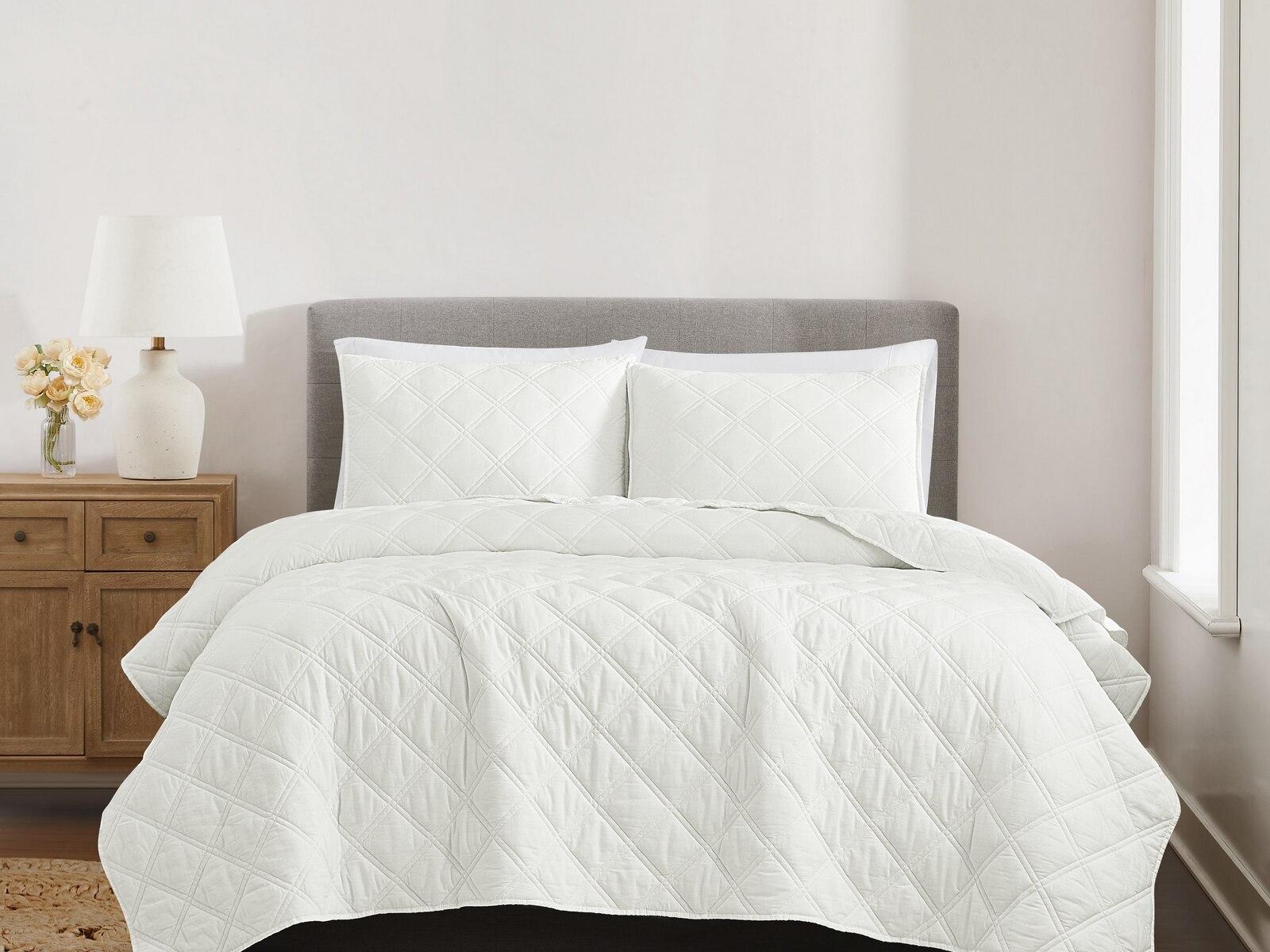 Cotton Coverlets For Minimalist Bedrooms