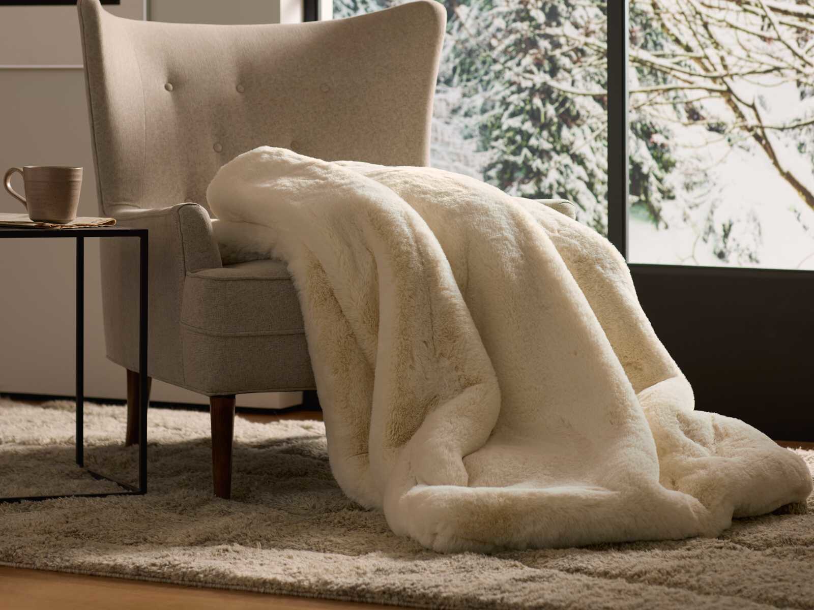 Cozy Blankets For Thanksgiving