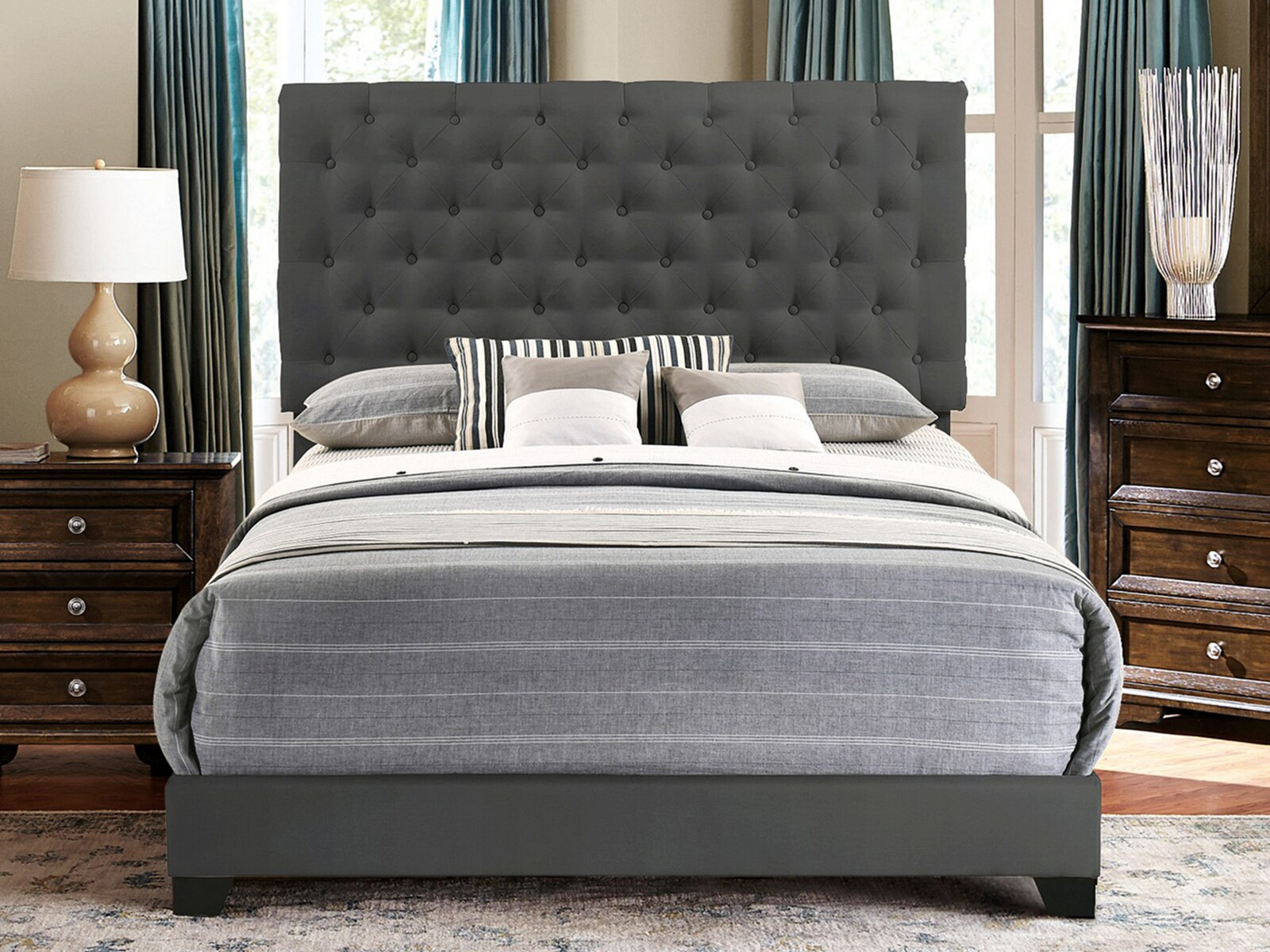 Kinsley Upholstered Bed
